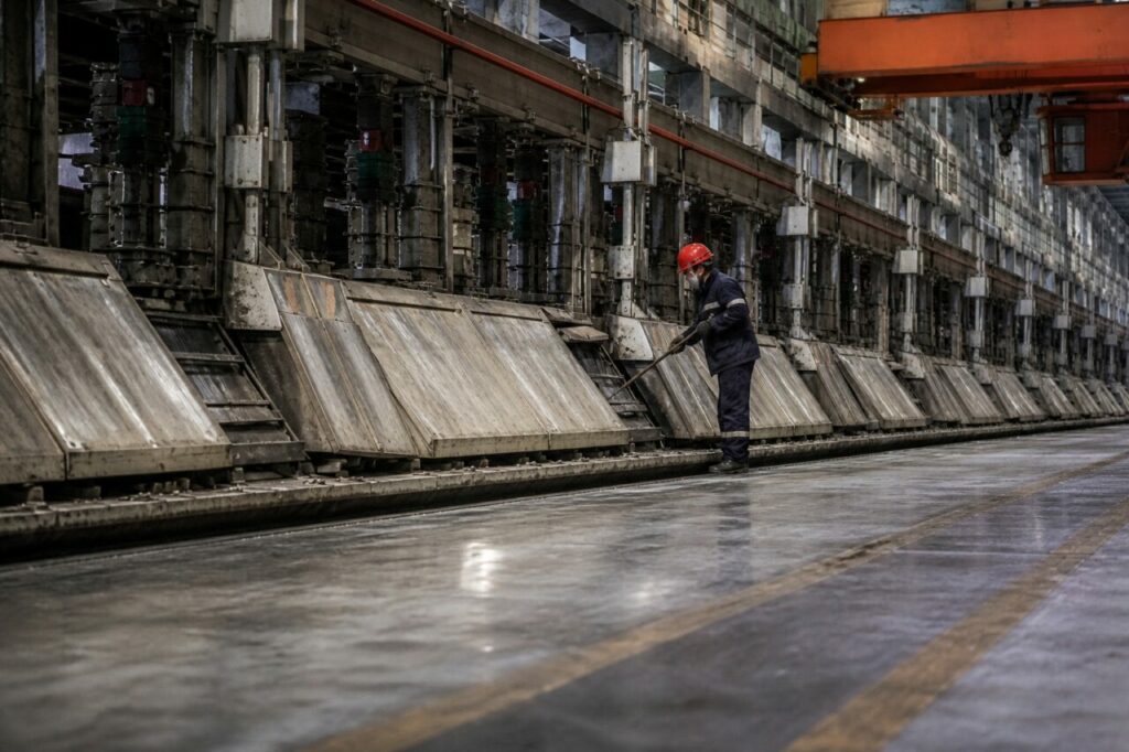 Cuves d’électrolyse sous protection — production d’aluminium en usine