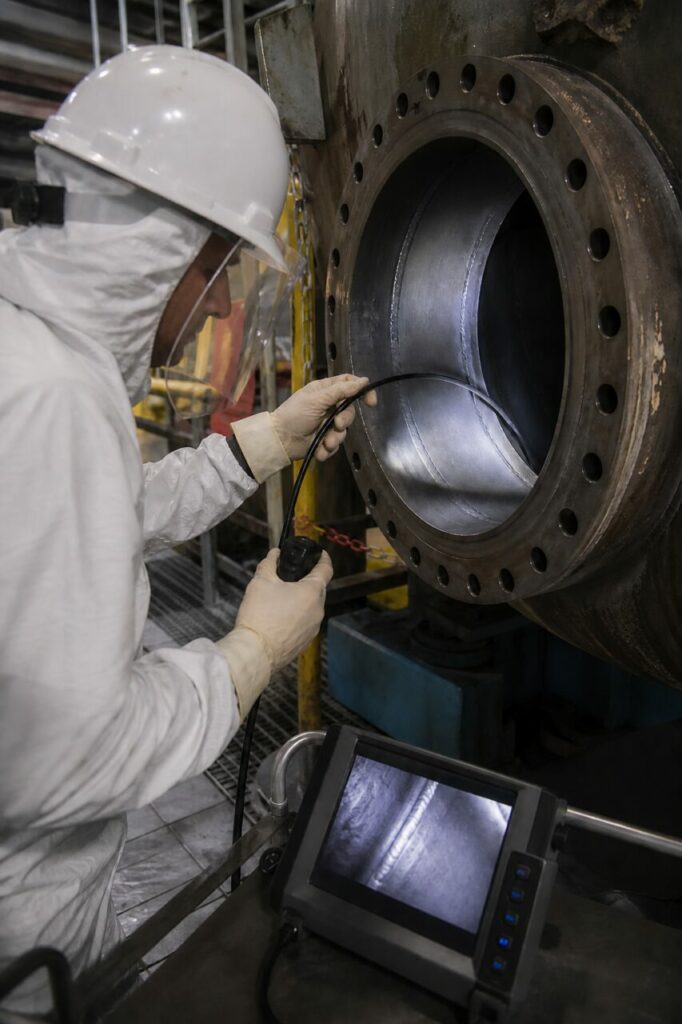 Optical probe directed toward the weld bead