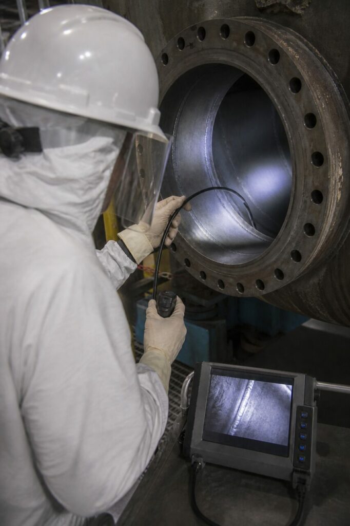 Monitor displaying the welded joint in the steam generator