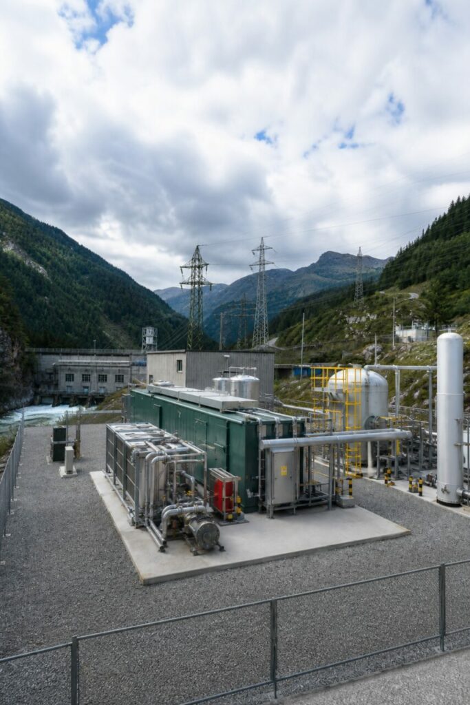 Moduli di idrogeno installati sotto le linee di montagna